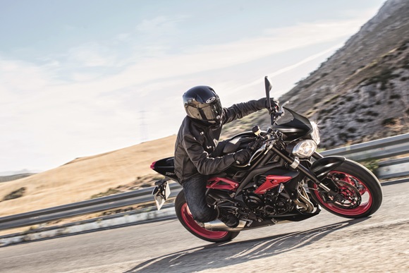 STREET TRIPLE Rx 限定車発売