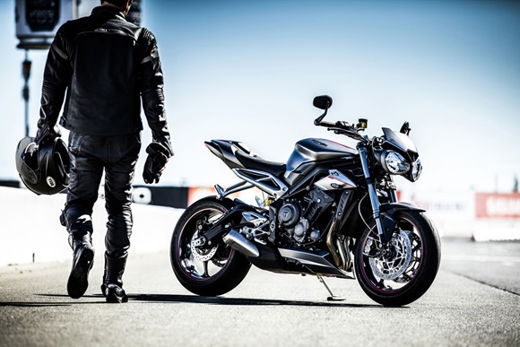 Street Triple & Speed Triple ARROWサイレンサープレゼント