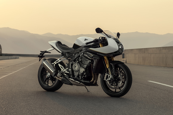 「NEW SPEED TRIPLE 1200 RR」発表のお知らせ